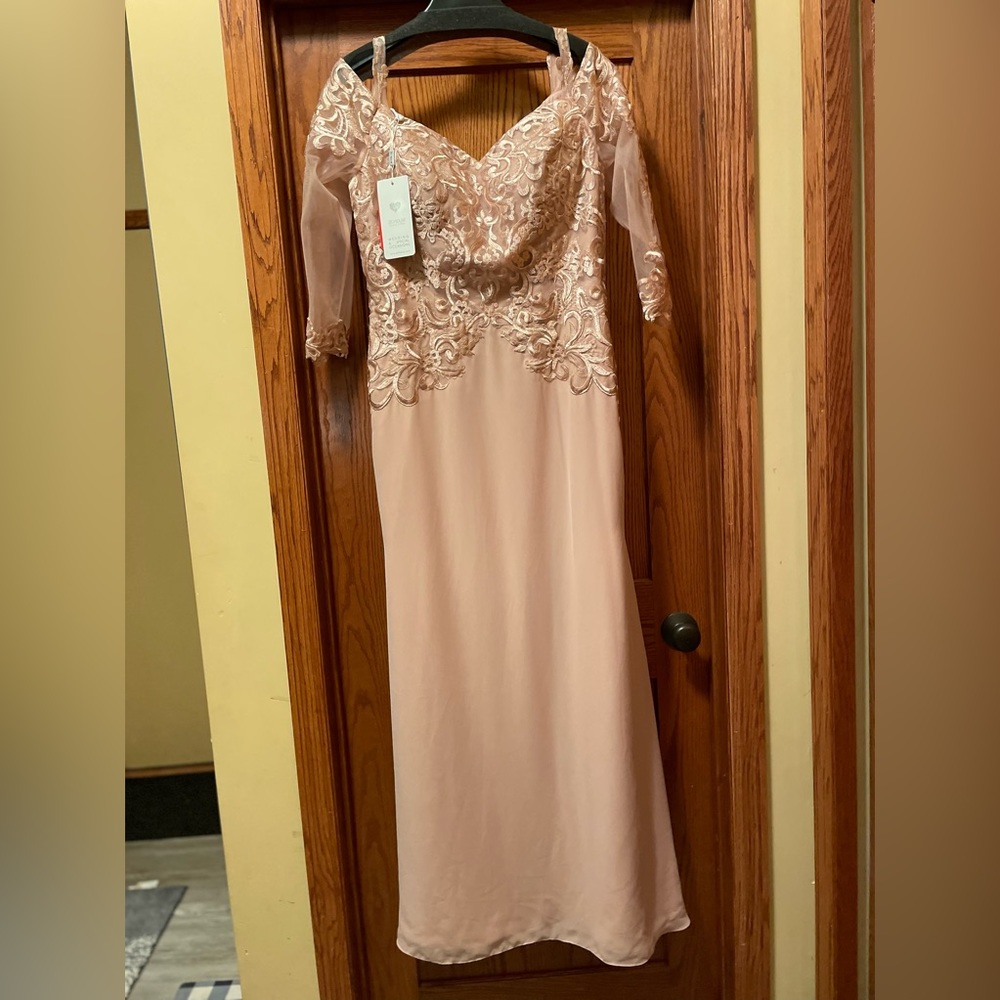 JJ’s House Special Occassion Gown Dusty Rose 3/4 sleeve - Picture 3 of 6